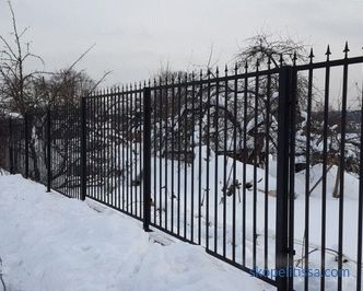 egy kerítés megvásárlására Moszkvában egy kapuval és kapuval