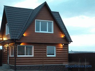 Tetőcserép, fából készült kapu, lakóház és tetőtető tető díszítése