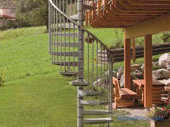 szabadtéri lépcsők egy privát ház fából, fotó