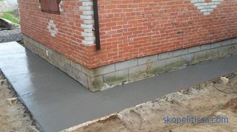 Útburkoló lapok betonozásánál - az építési műveletek technológiája