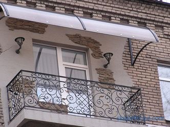 a kulcsrakész tetővel ellátott erkélyek üvegezése, az ár Moszkvában